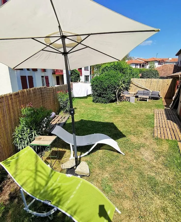 Garden - Utopy Hostel  Biarritz