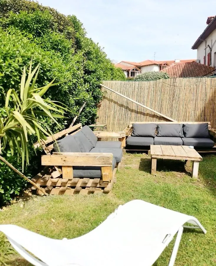 Garden - Utopy Hostel Biarritz